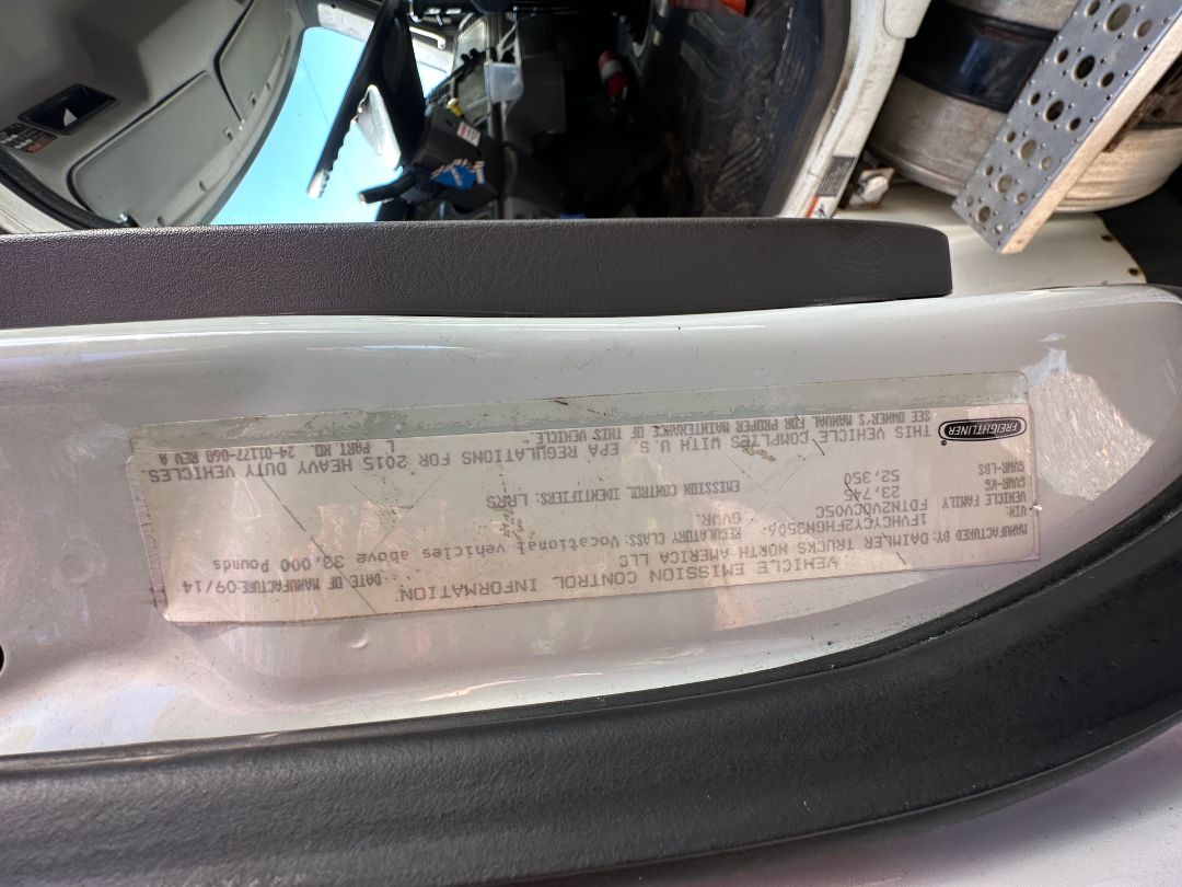 2015 FREIGHTLINER M2 Box Truck - Image 17